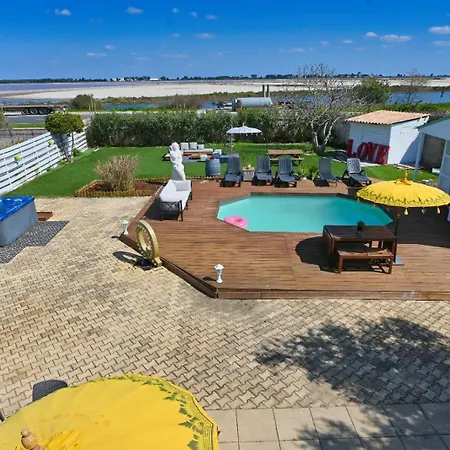 Maison Du Bonheur , De Detente , Confort Piscine, Billard,en Pleine Camargue * Le Grau-du-Roi