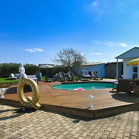 Villa Maison Du Bonheur , De Detente , Confort Piscine, Billard,en Pleine Camargue