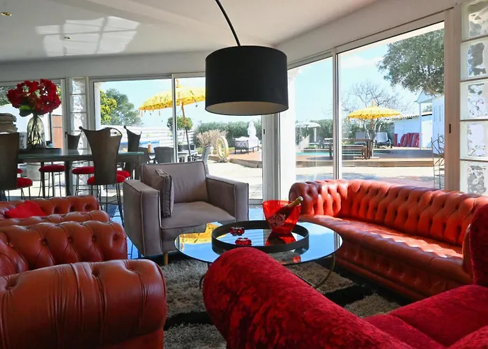La Maison Du Bonheur, Piscine, Jacuzzi, Billard *