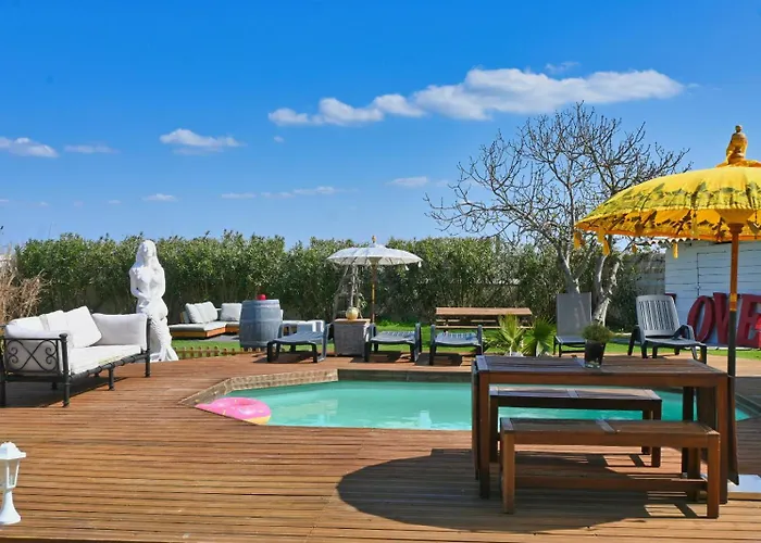 La Maison Du Bonheur, Piscine, Jacuzzi, Billard Willa *