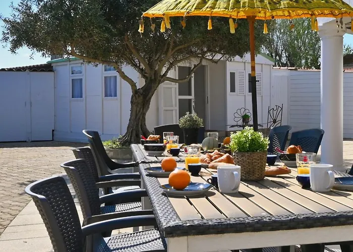 La Maison Du Bonheur, Piscine, Jacuzzi, Billard Le Grau-du-Roi