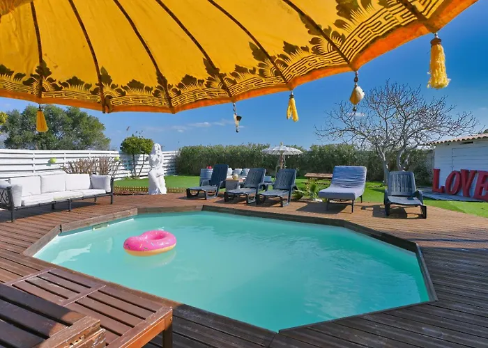 La Maison Du Bonheur, Piscine, Jacuzzi, Billard *