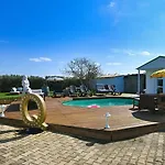 Vila Palais Ines , De Detente , Spa, Piscine, Billard En Pleine Camargue