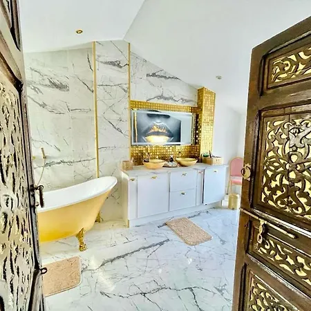 La Maison Du Bonheur, Piscine, Jacuzzi, Billard Villa