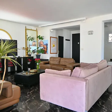 La Maison Du Bonheur, Piscine, Jacuzzi, Billard Villa