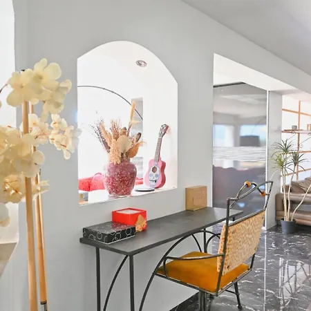 La Maison Du Bonheur, Piscine, Jacuzzi, Billard *