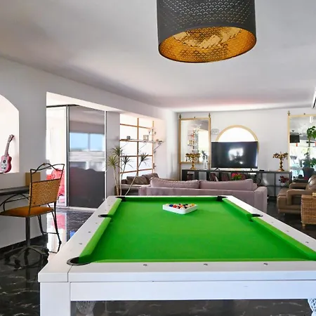 La Maison Du Bonheur, Piscine, Jacuzzi, Billard Villa Le Grau-du-Roi